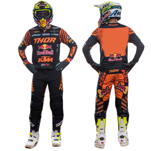 Traje completo de motocross.